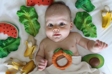 Avocado "Arnold" - Naturkautschuk-Babyspielzeug von OLI & CAROL - Kopie